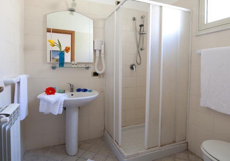 هتل Villaggio Albergo Internazionale La Plaja