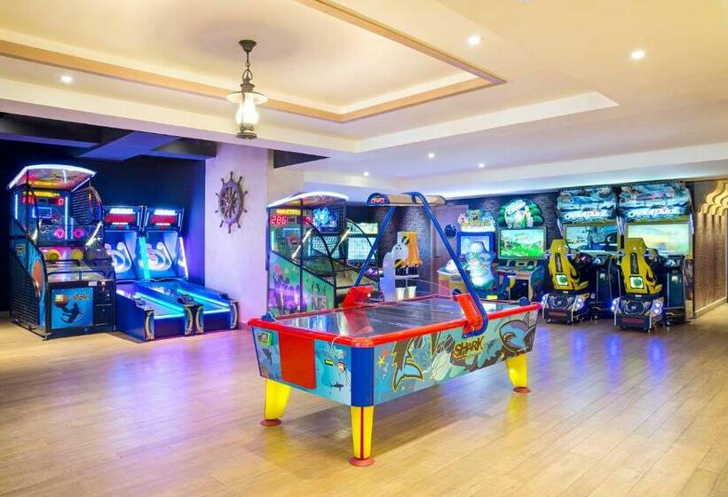 Pullman Resort Al Marjan Island