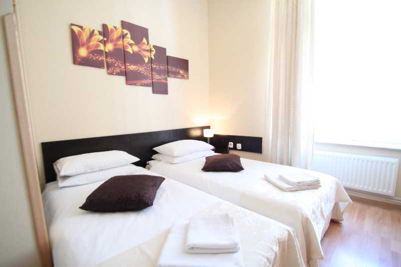 Navigator Apartments