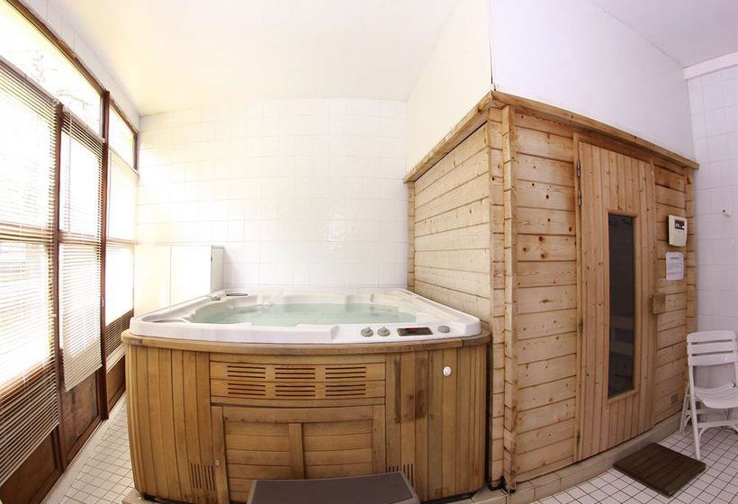 住所  Résidence Nemea Royal Milan