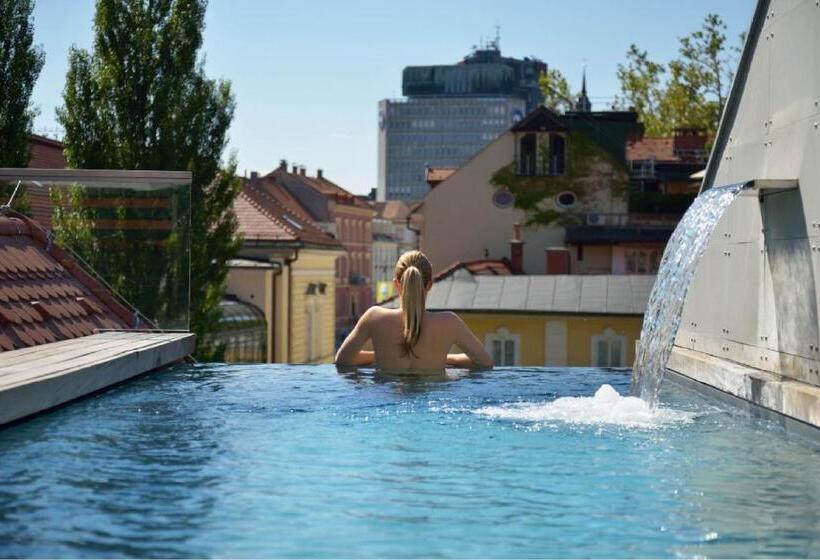 Vander Urbani Resort   A Member Of Design Hotels