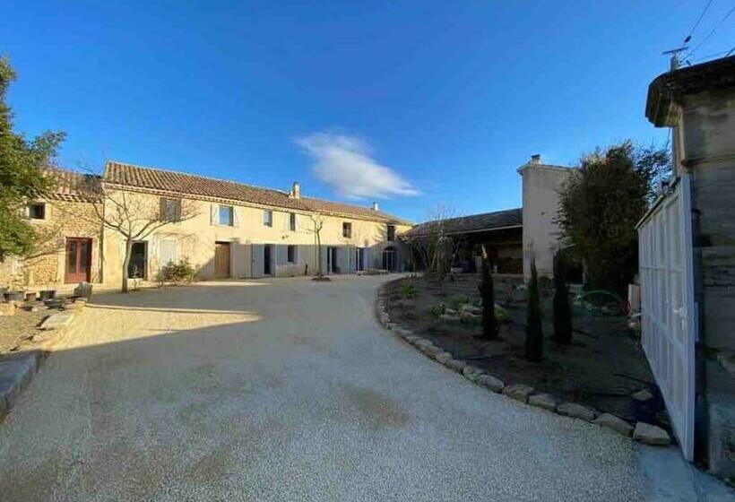 مبيت وإفطار Le Nomade En Provence