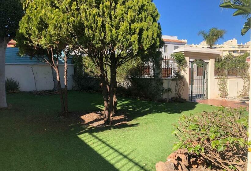 مبيت وإفطار Villa Bonita