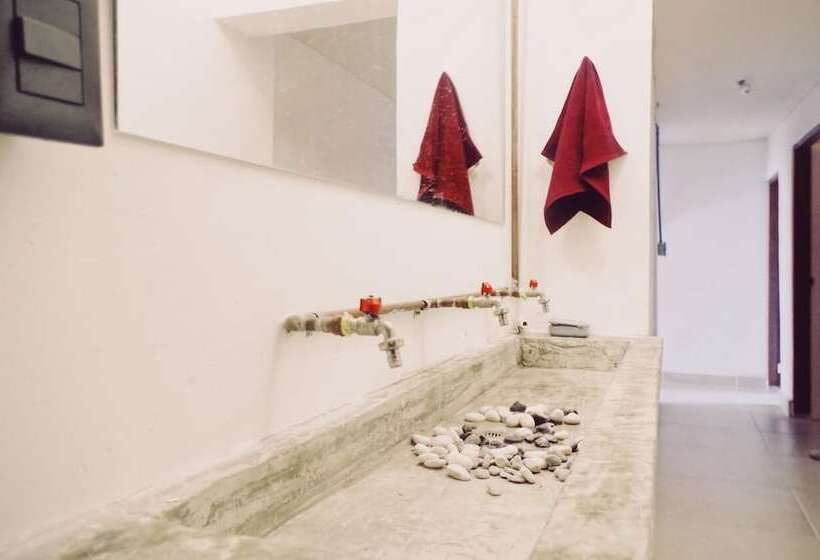 هتل Nahuala Hostal   Hostel
