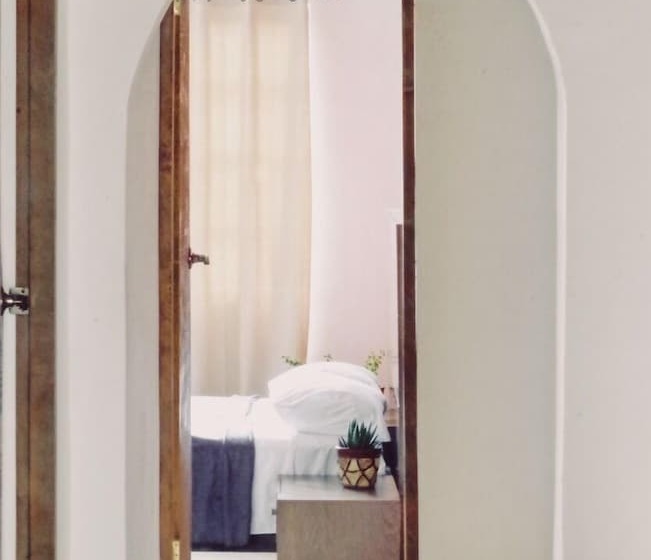 בית מלון כפרי Nahuala Hostal   Hostel