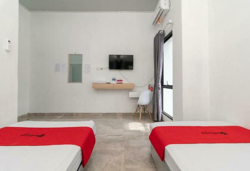 فندق Reddoorz Near Tugu Coklat Pesawaran Lampung