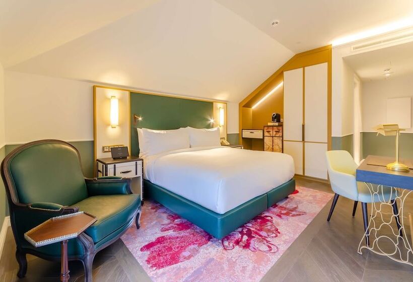 هتل The Emerald House Lisbon, Curio Collection By Hilton