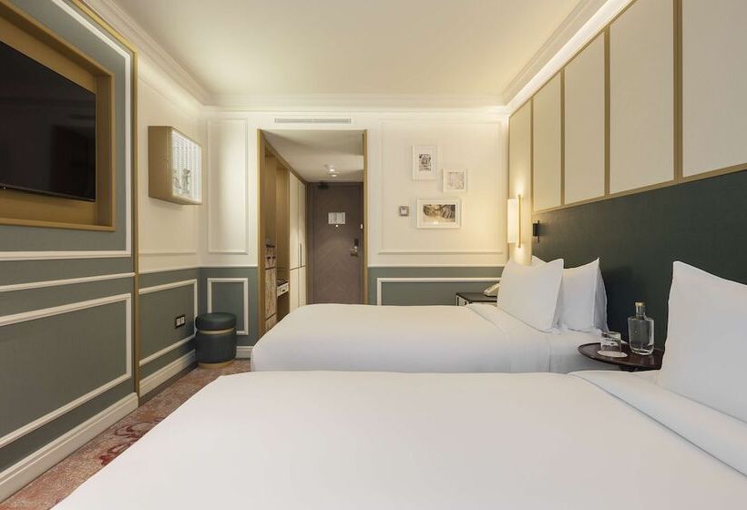 هتل The Emerald House Lisbon, Curio Collection By Hilton