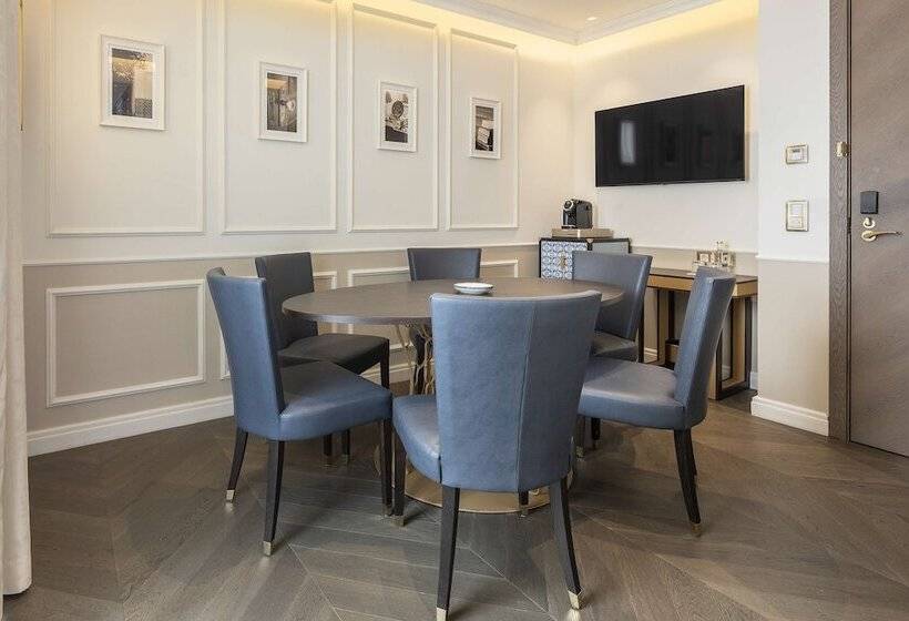 هتل The Emerald House Lisbon, Curio Collection By Hilton