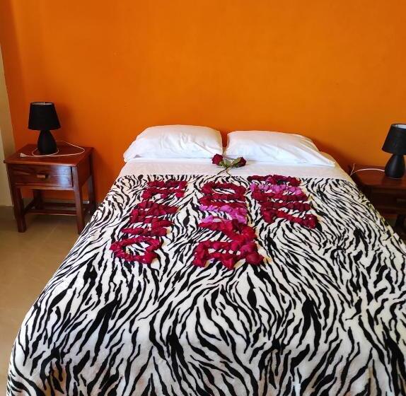 ペンション Hostal Las Garzas Del Pelado