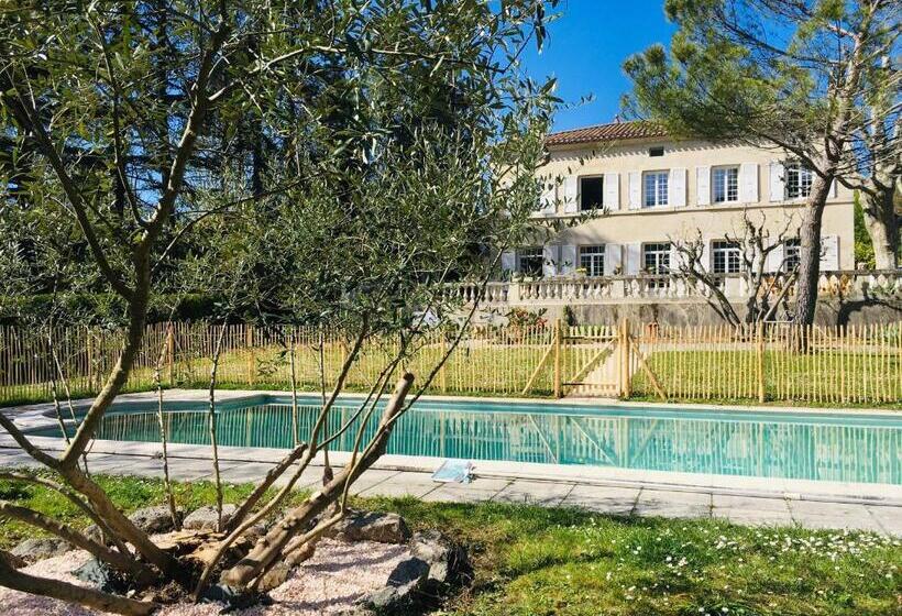 بنسيون La Villa De Lise