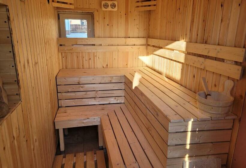 ペンション Végvári Vendégház