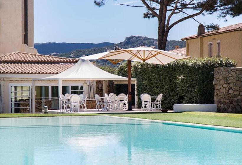 Ahr Baja Hotel & Spa Cannigione