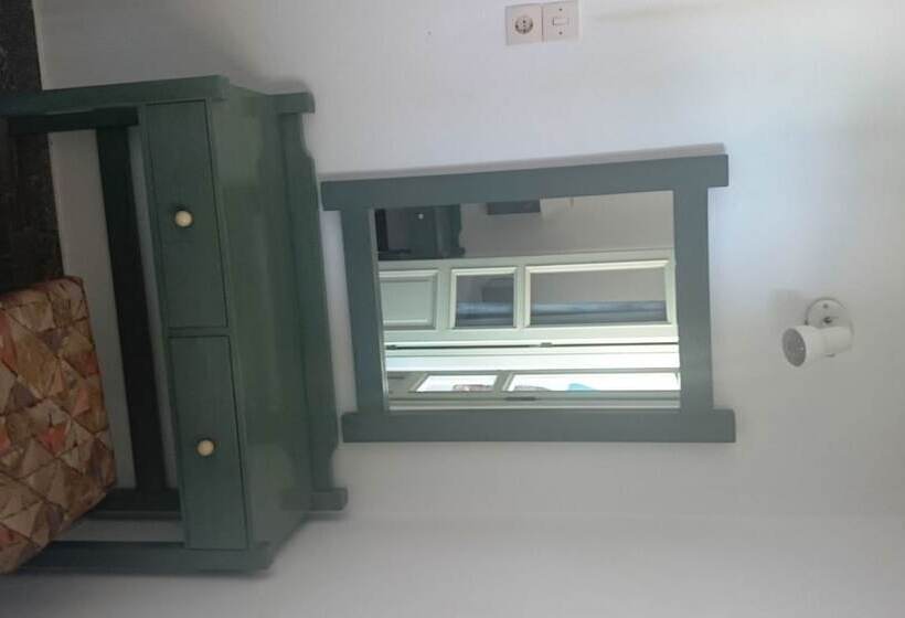 Amazones Sun Studios