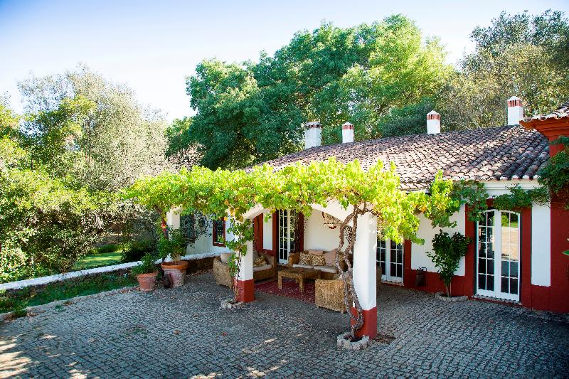 פונדק Moinho Do Alamo