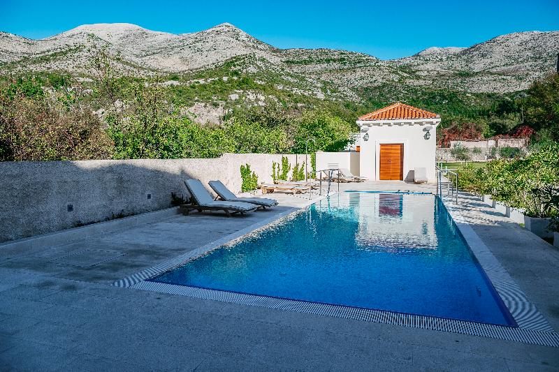 Отель Apartments Villa Riva