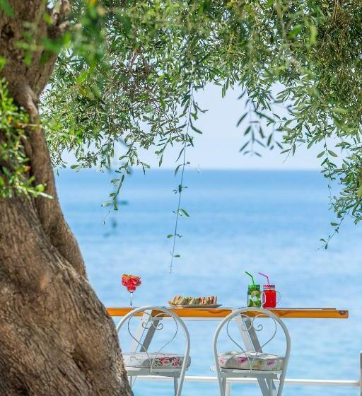 هتل Aurora Beach