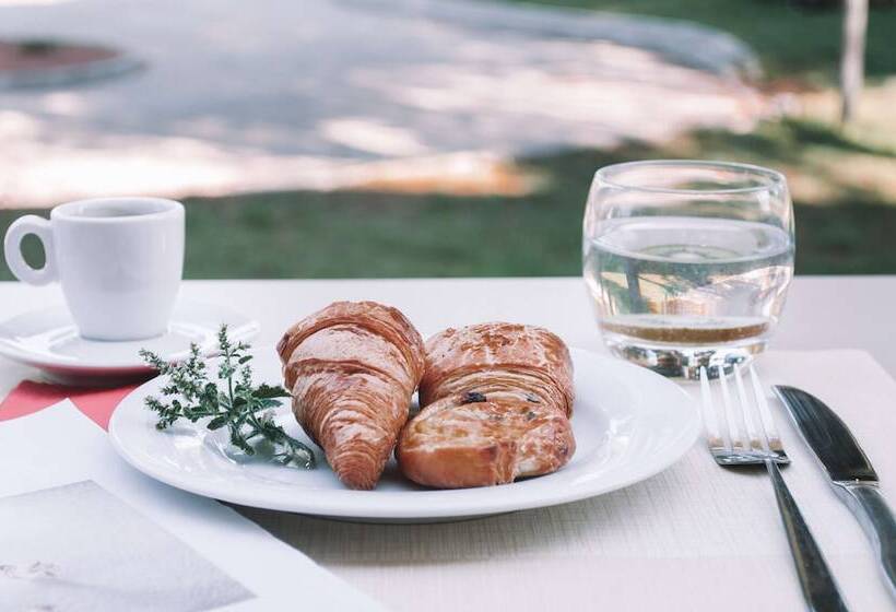 בית מלון כפרי Best Western Hôtel Des Thermes   Balaruc Les Bains Sète