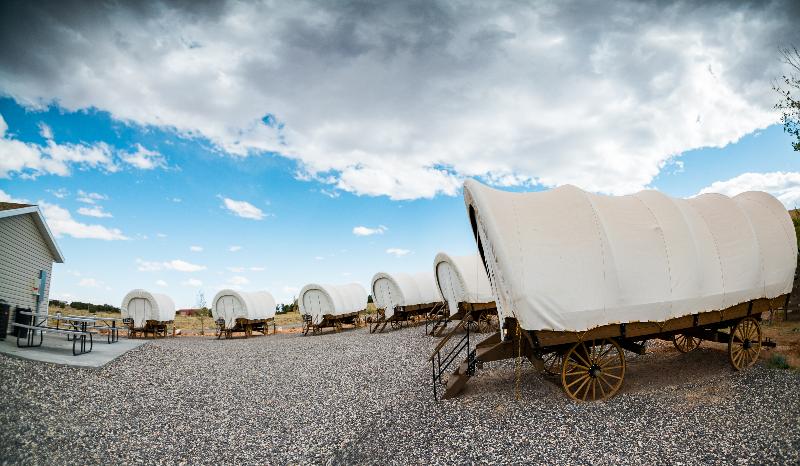 酒店 Broken Spur Inn & Steakhouse