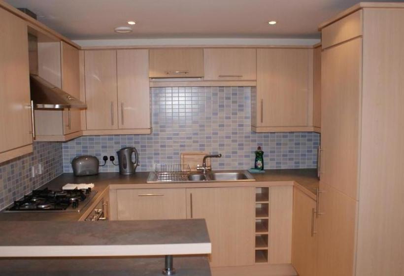 호텔 Brunel Crescent