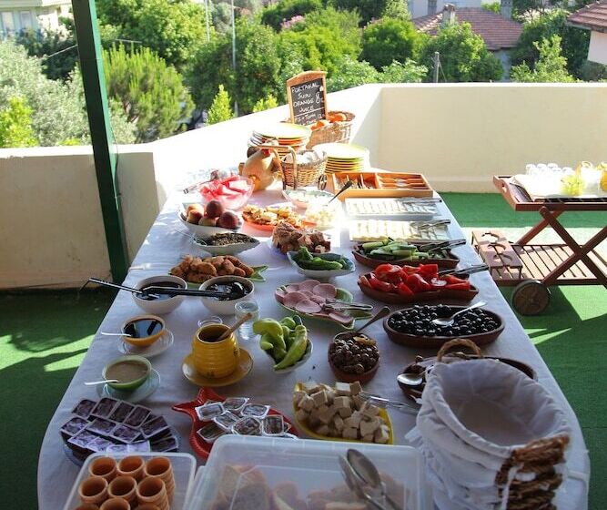 هتل Caretta Caretta