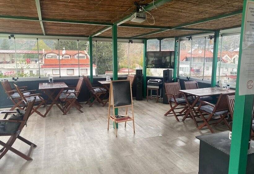 هتل Caretta Caretta