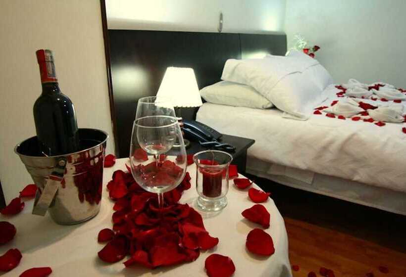 هتل Ferrovial Corferias