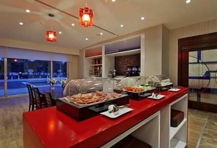 Отель Hampton By Hilton Voronezh