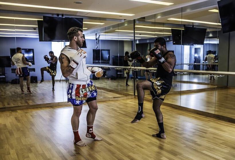 هتل Four Points By Sheraton Al Ain