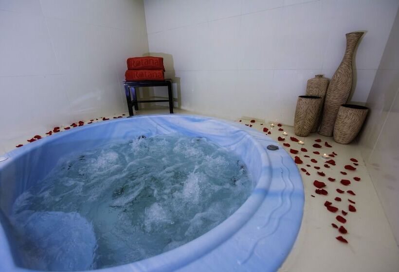 هتل Four Points By Sheraton Al Ain