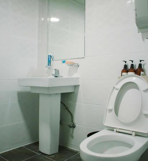 酒店 Nampo Hill Guesthouse