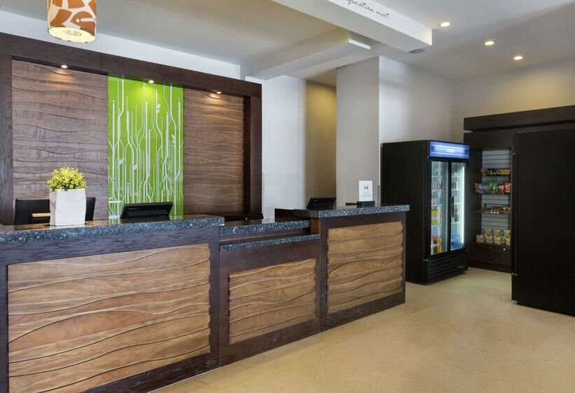 Отель Hilton Garden Inn Queretaro