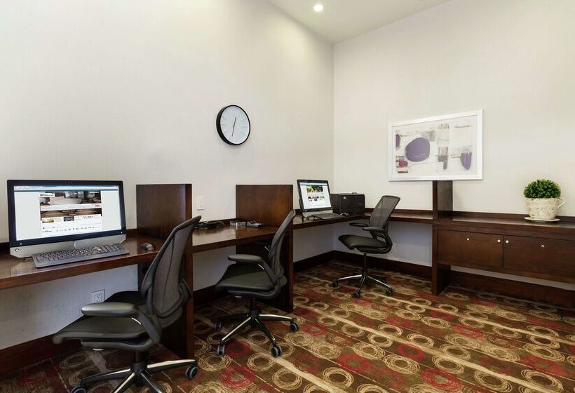 Отель Hilton Garden Inn Queretaro