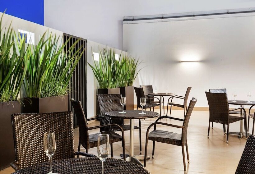 Отель Hilton Garden Inn Queretaro