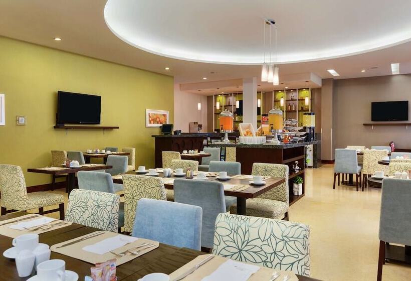 Отель Hilton Garden Inn Queretaro