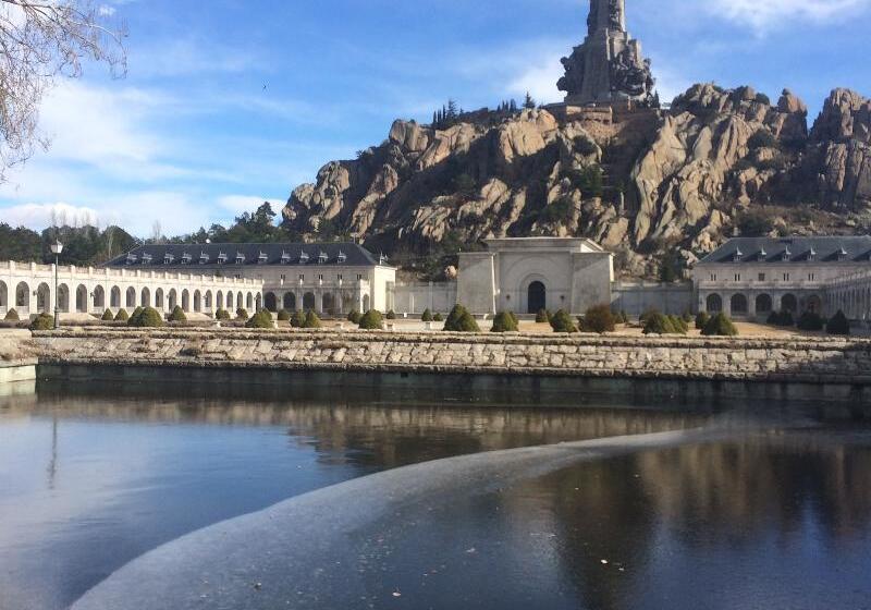 هتل Hospederia Santa Cruz