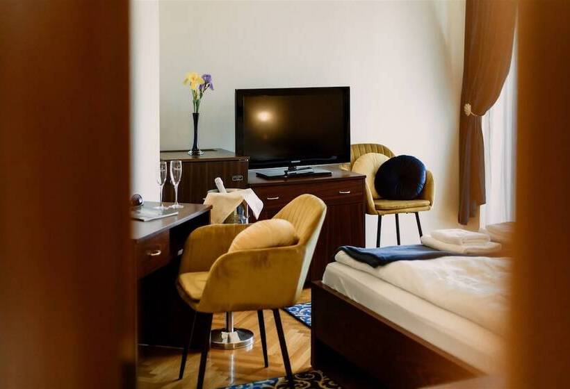 호텔 Korona Pension And Restaurant