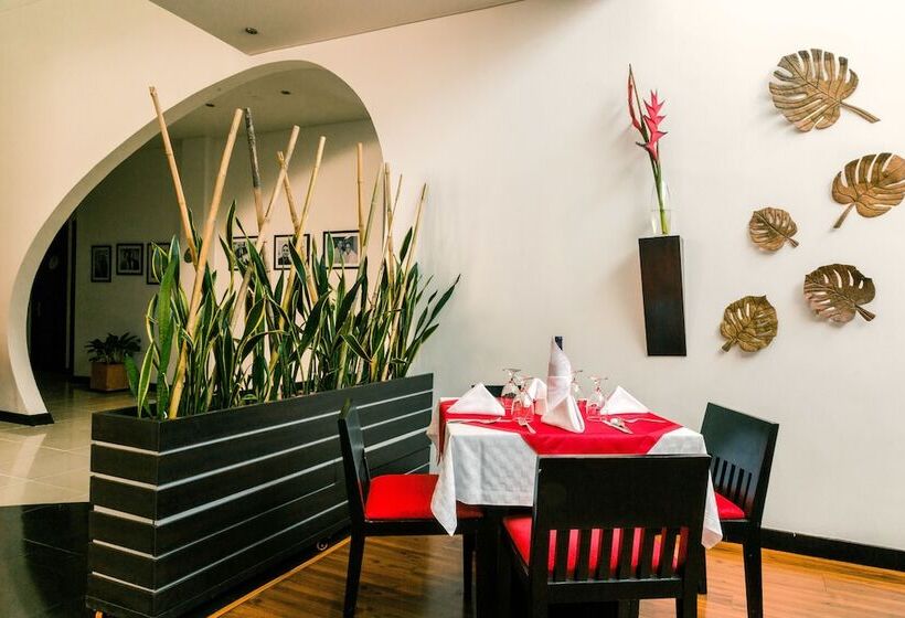 בית מלון כפרי La Rivera