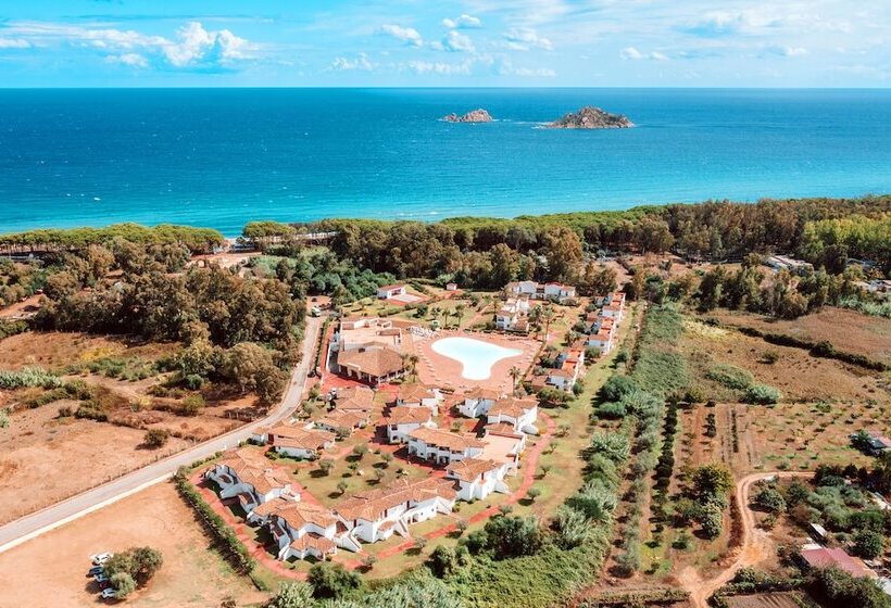 בית מלון כפרי Marina Torre Navarrese Resort