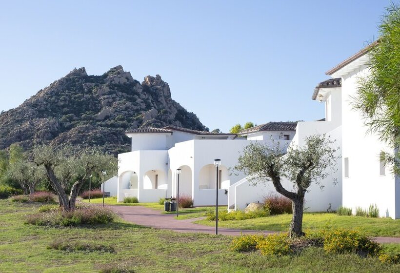 בית מלון כפרי Marina Torre Navarrese Resort