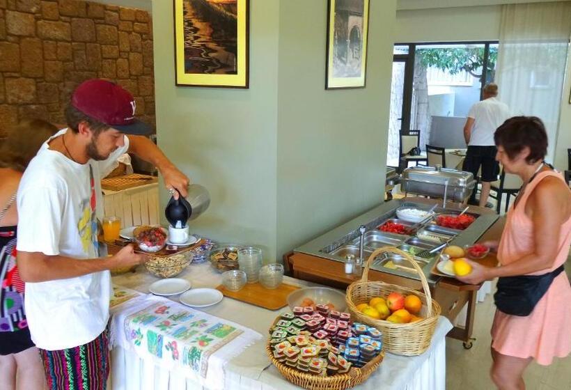 هتل Michel Apartments