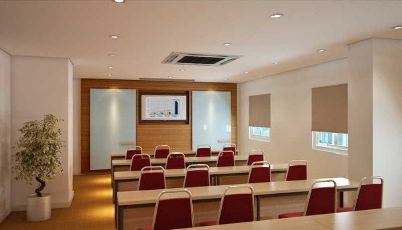 Monoloog Hotel Makassar