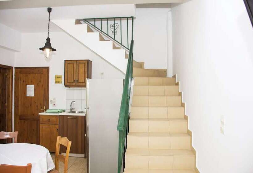 Отель Olive Tree Apartments