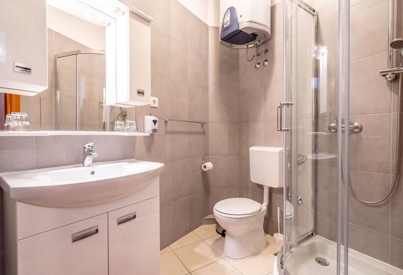 호텔 Pansion Epetium