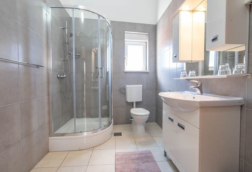 호텔 Pansion Epetium