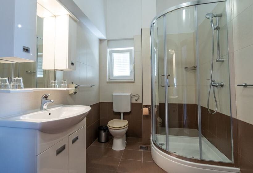 호텔 Pansion Epetium