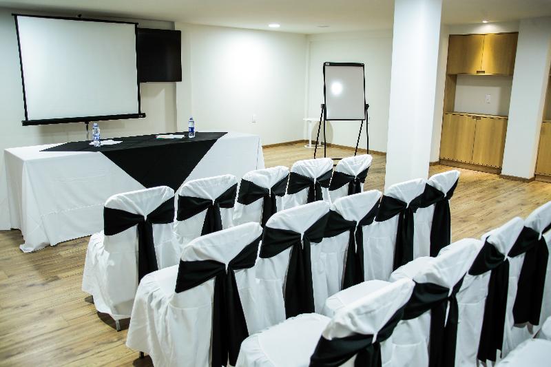 فندق Perla Central