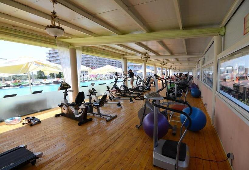 酒店 Phoenicia Holiday Resort