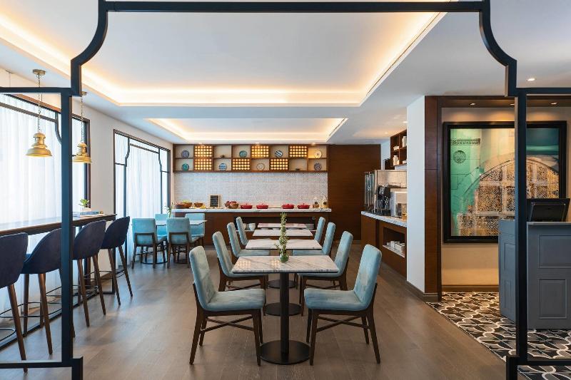 호텔 Renaissance Ahmedabad