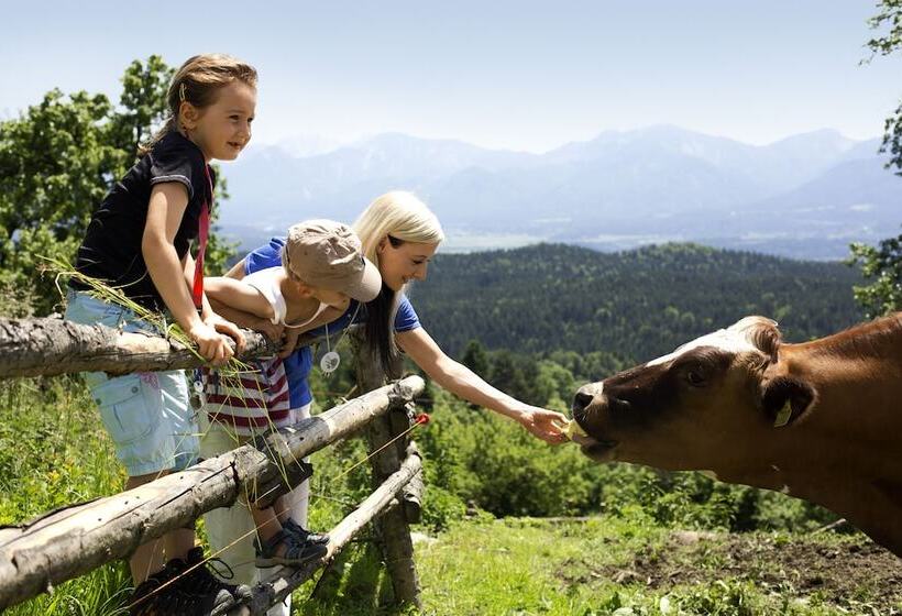 هتل Robinson Landskron